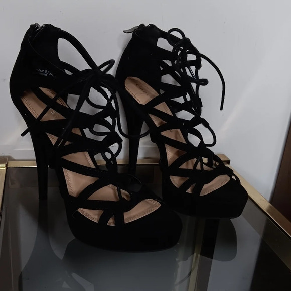 Chinese Laundry Strappy Heel Black - Picture 2 of 10